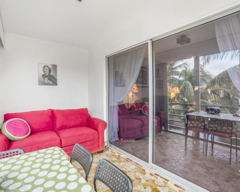 Lauderdale Oaks - Residential