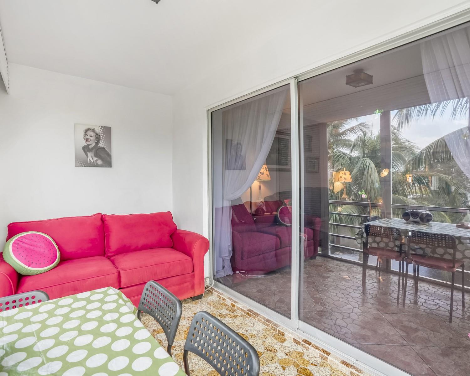 Lauderdale Oaks - Residential