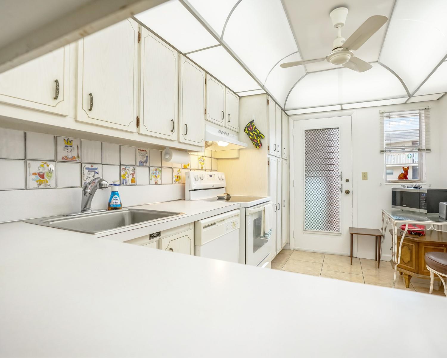 Lauderdale Oaks - Residential