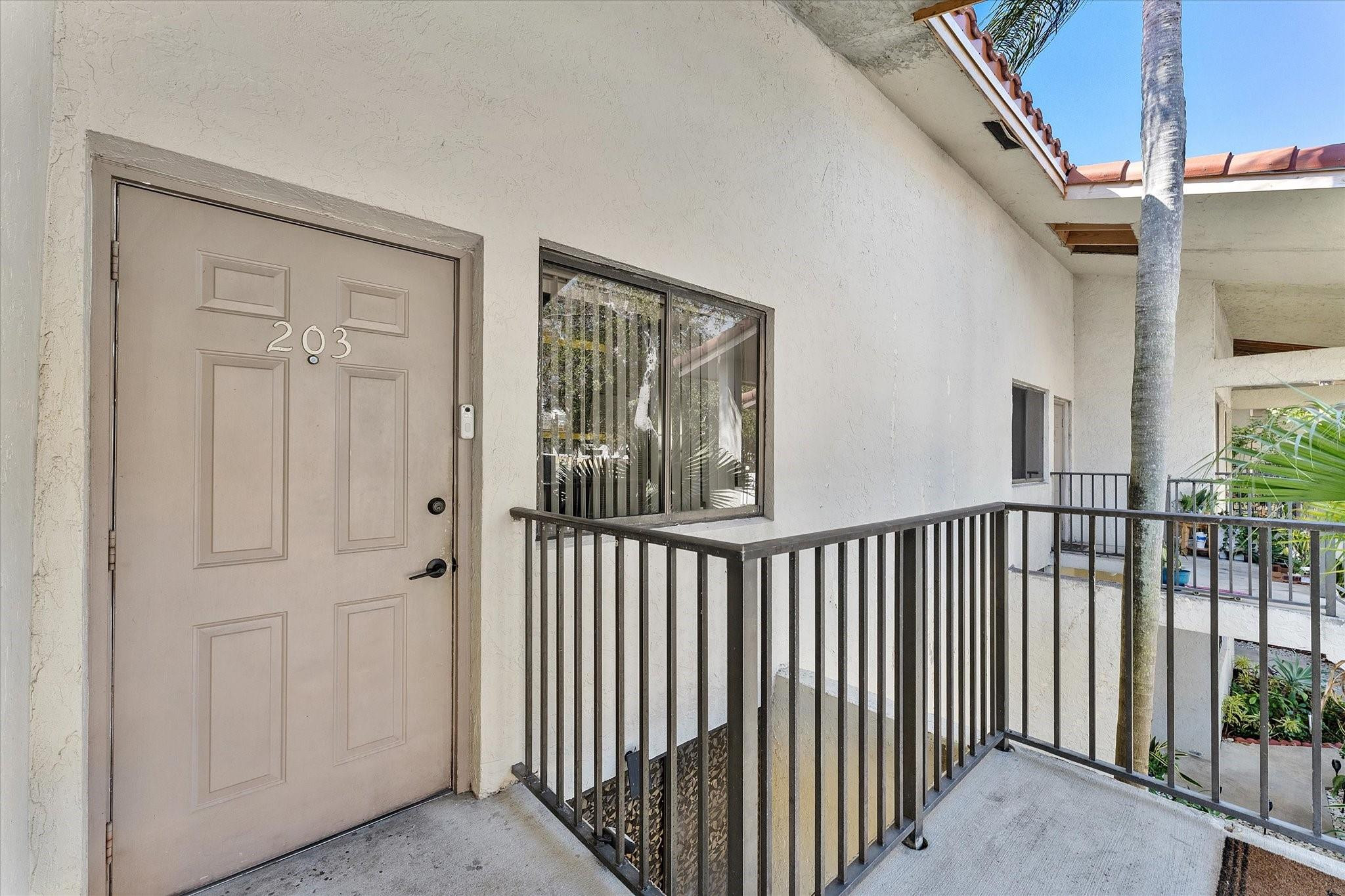 MIRA LAGO - Residential