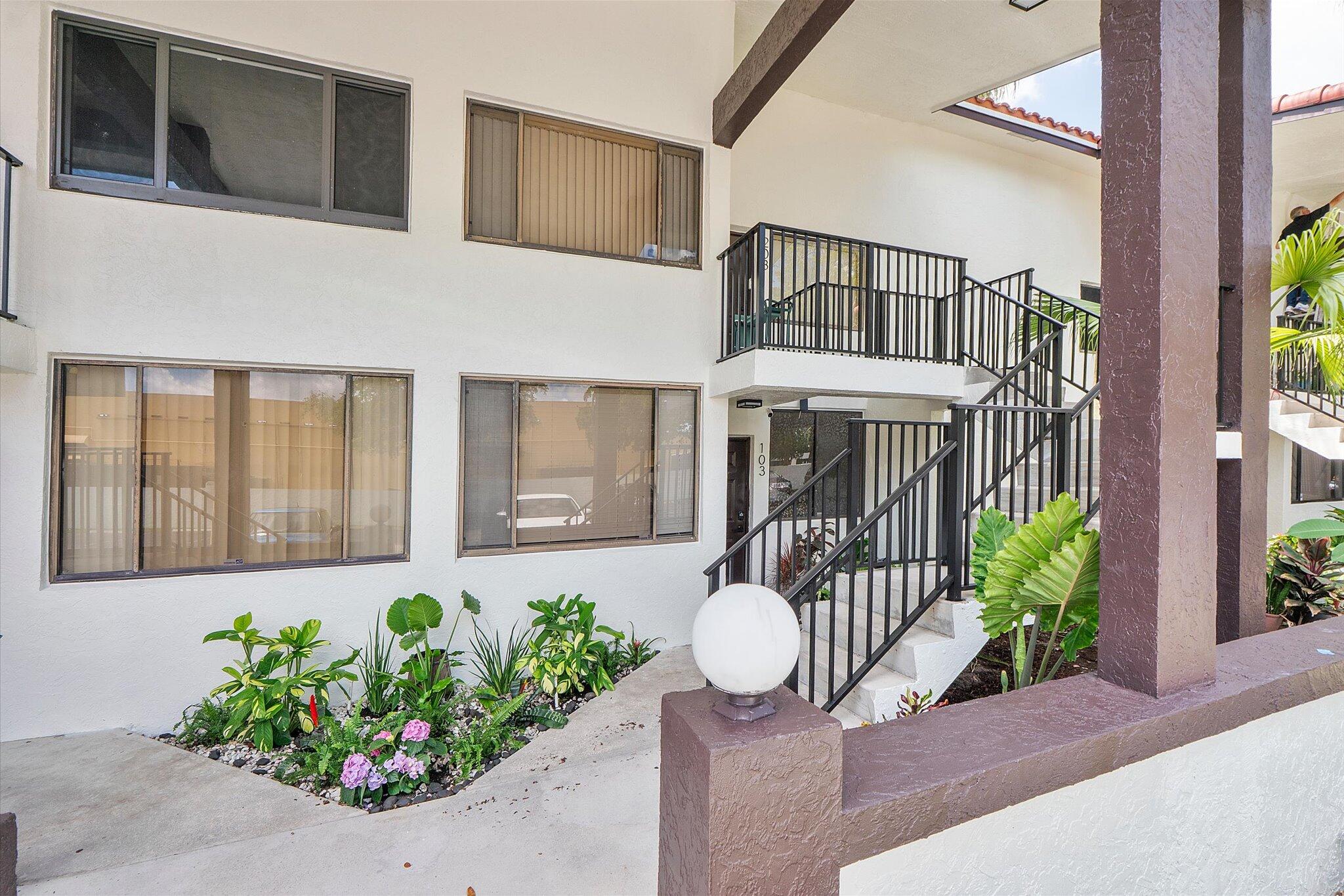 MIRA LAGO - Residential
