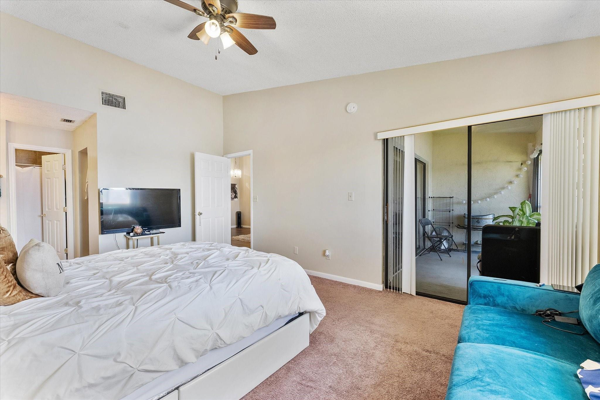 MIRA LAGO - Residential