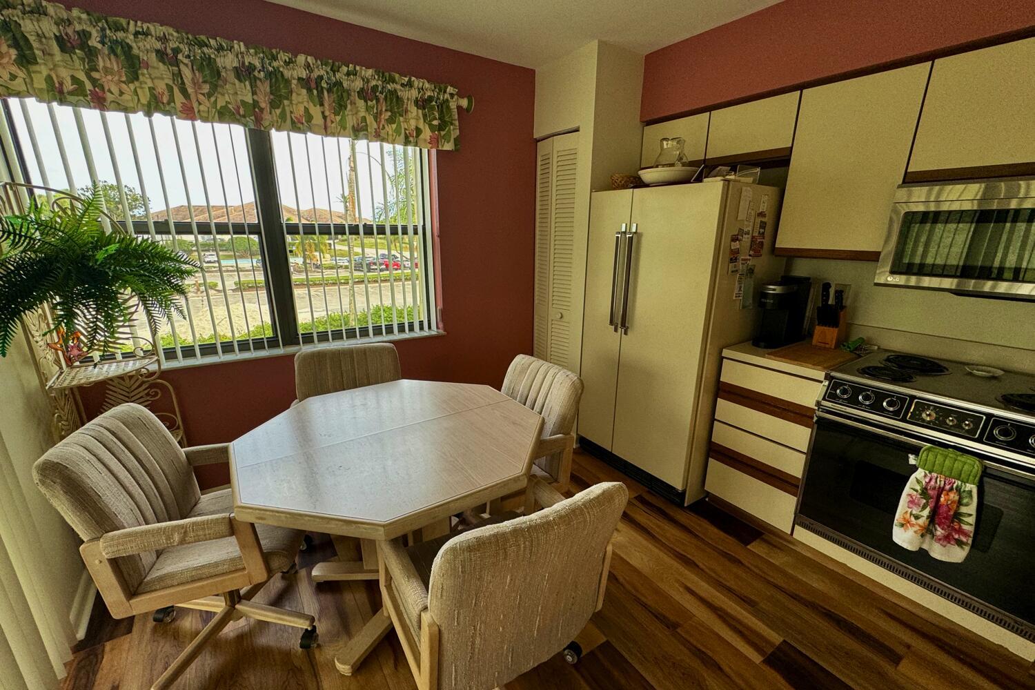 CLUBHOUSE COURT CONDO - Residential Lease