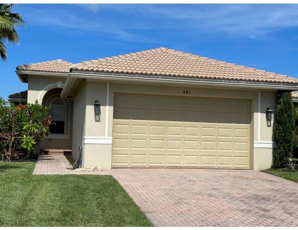 Photo of 841 Bent Creek Drive, Fort Pierce, FL 34947 (MLS # R10921015)