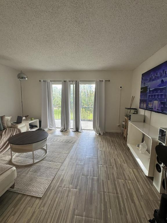 INVERRARY COUNTRY CLUB - Residential