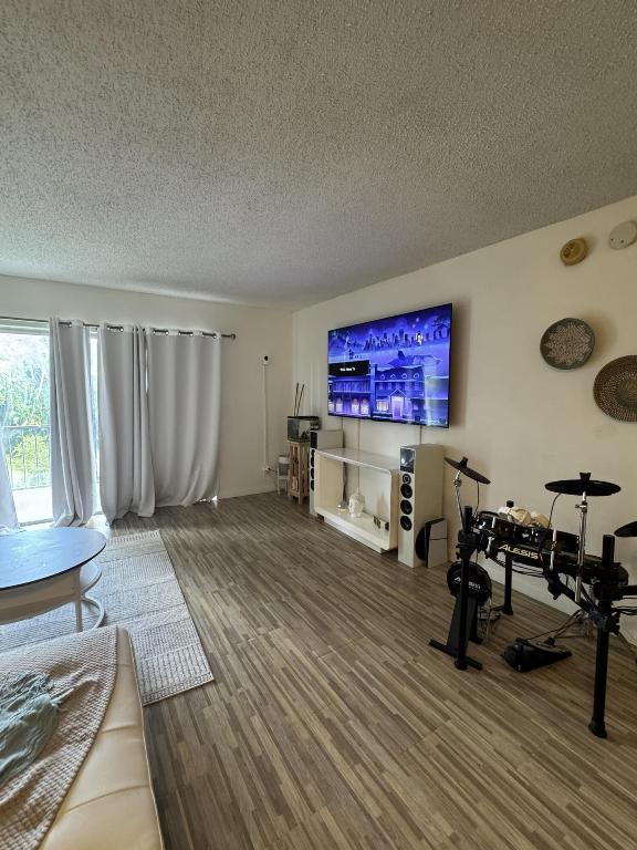 INVERRARY COUNTRY CLUB - Residential