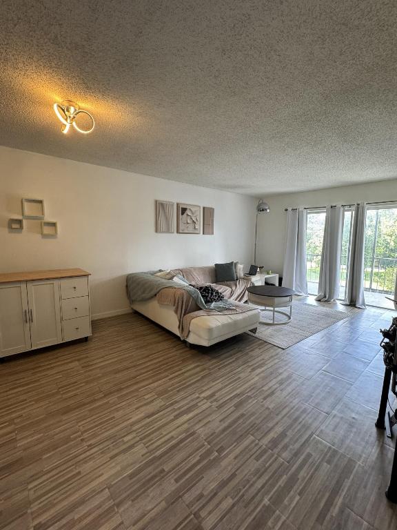 INVERRARY COUNTRY CLUB - Residential