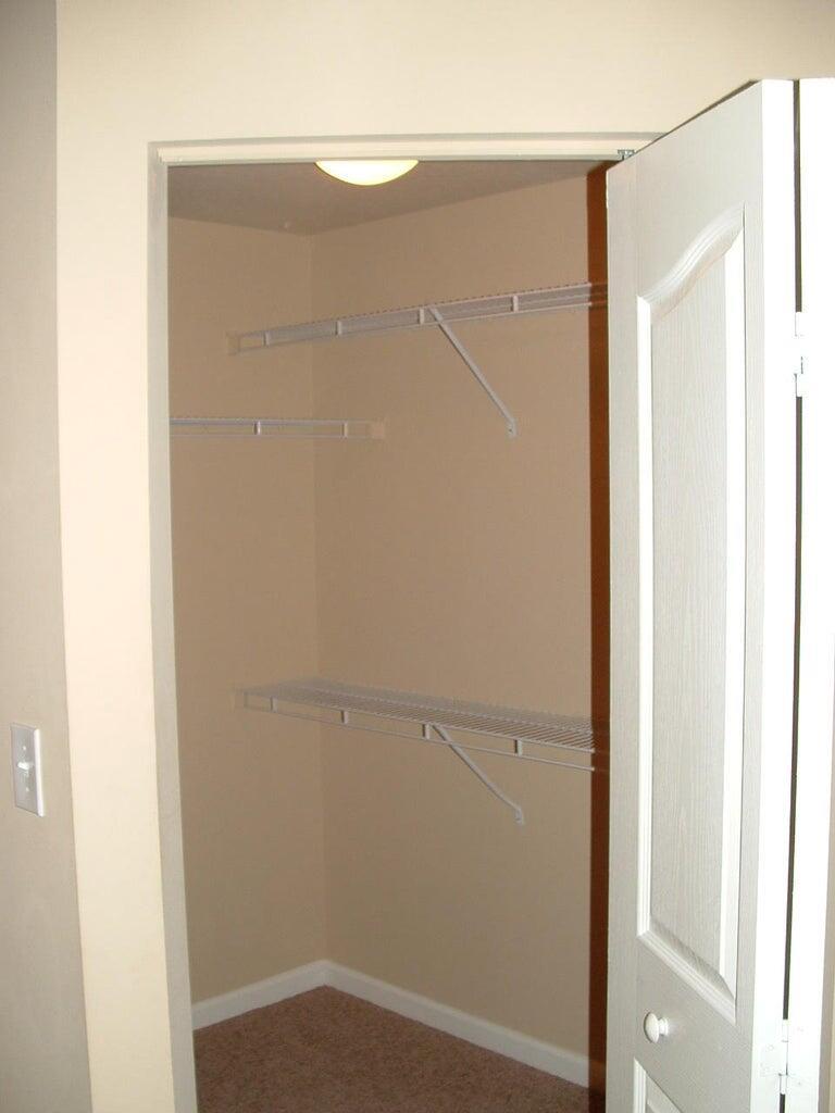 MEZZANO CONDO - Residential Lease