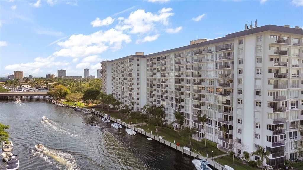 Photo of 801 S Federal Highway #112, Pompano Beach, FL 33062 (MLS # F10549557)