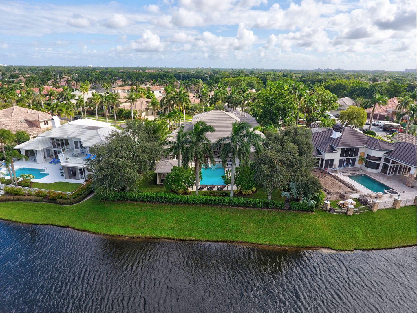 WOODFIELD CC DEVON PLACE - Residential