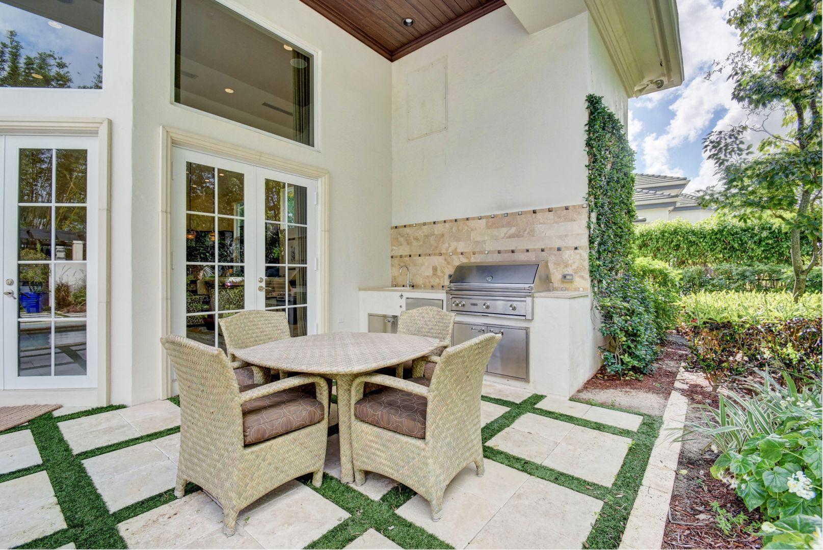 WOODFIELD CC DEVON PLACE - Residential