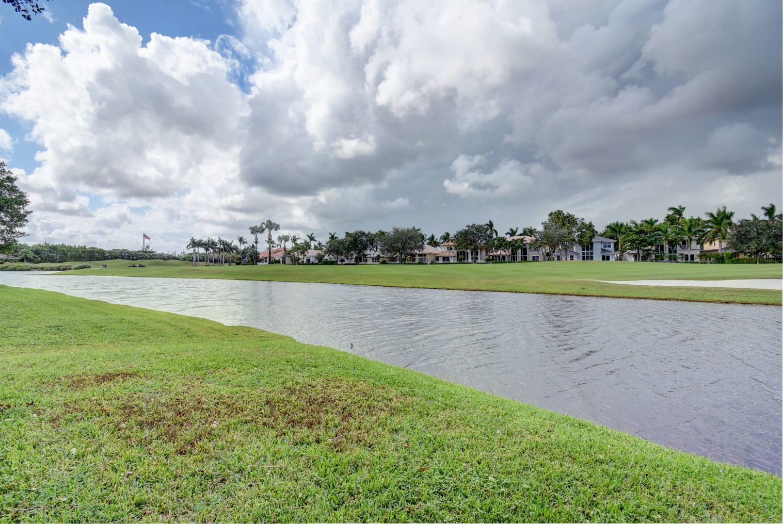 WOODFIELD CC DEVON PLACE - Residential