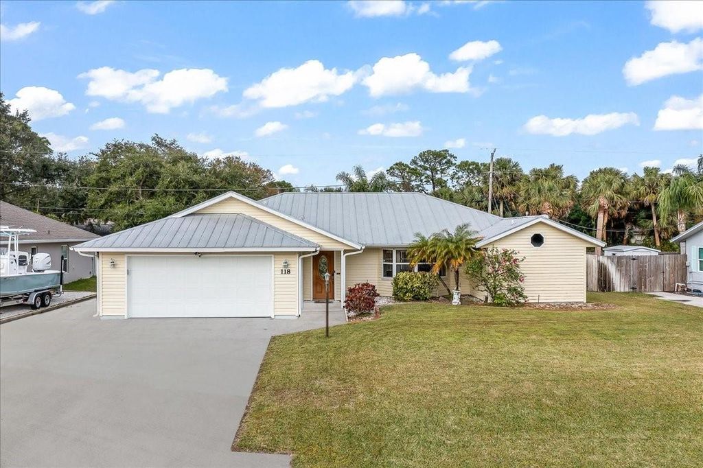 Photo of 118 Redgrave Drive, Sebastian, FL 32958 (MLS # F10481823)