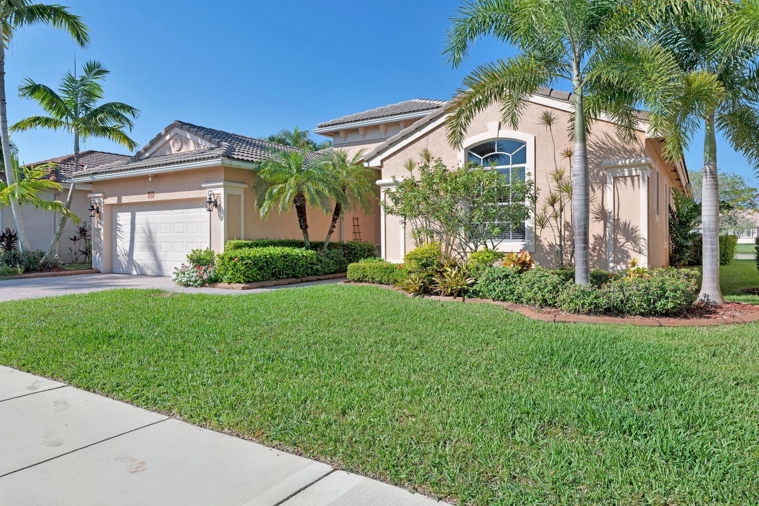 9542 Lantern Bay Circle