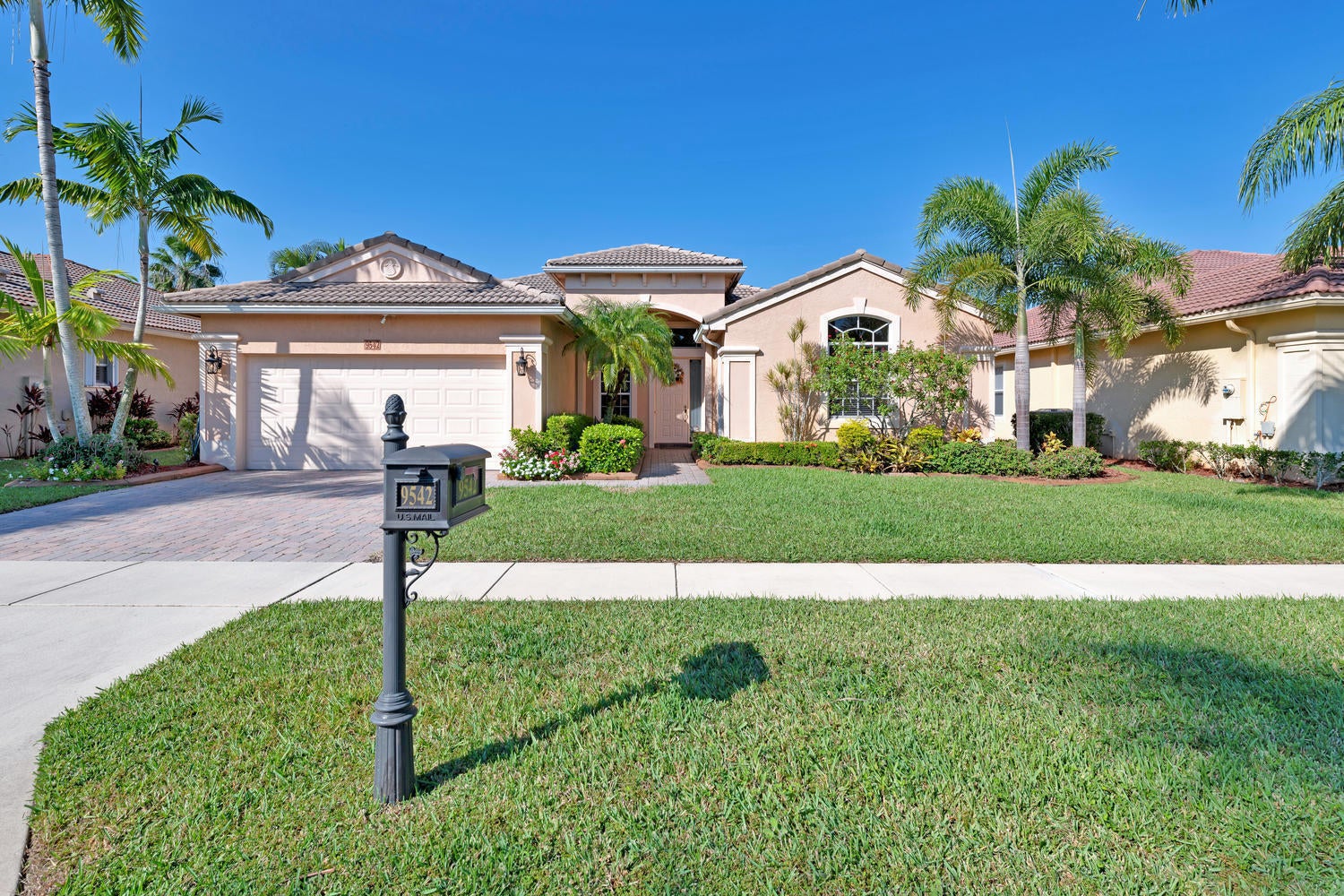 9542 Lantern Bay Circle