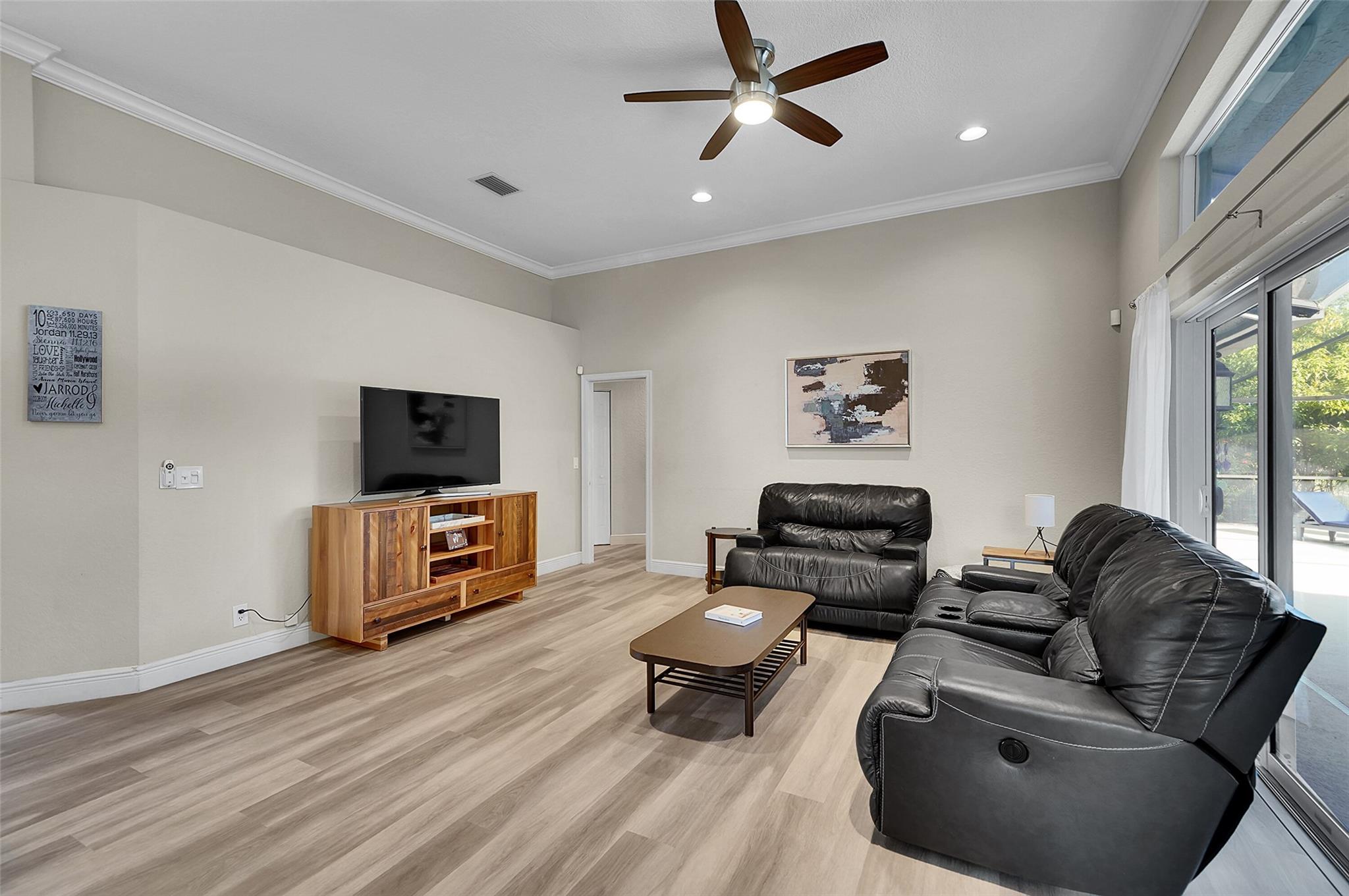 KENSINGTON GARDENS - Residential