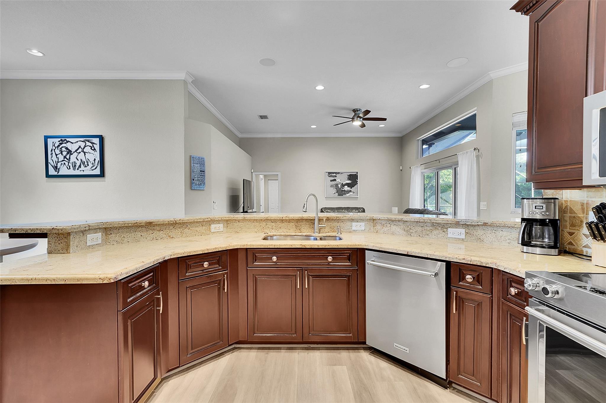 KENSINGTON GARDENS - Residential