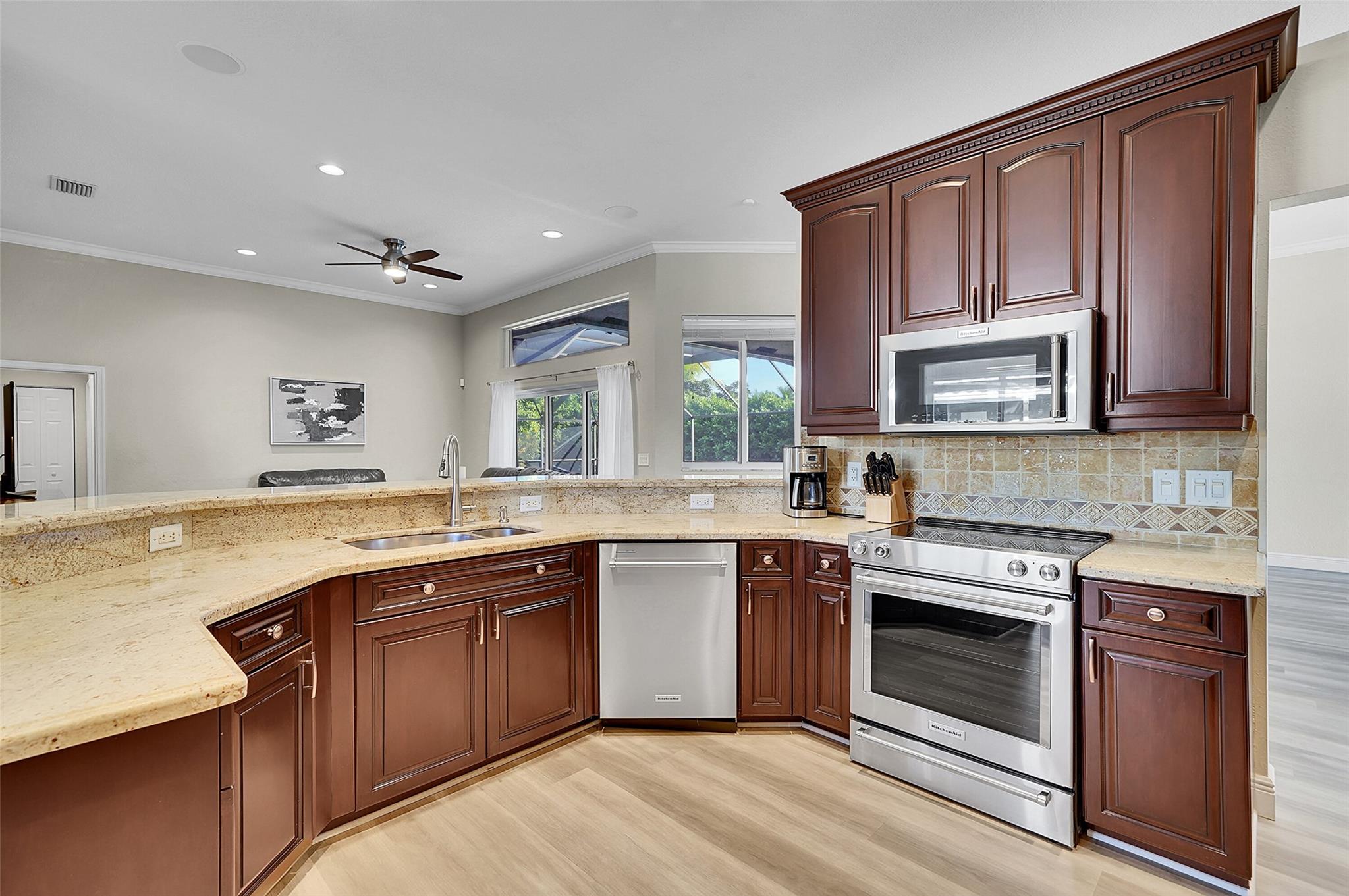 KENSINGTON GARDENS - Residential