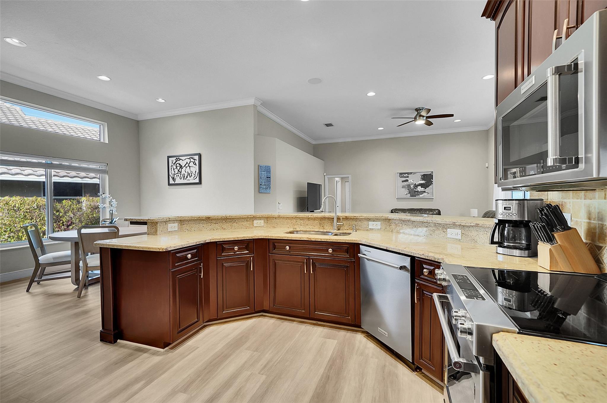 KENSINGTON GARDENS - Residential