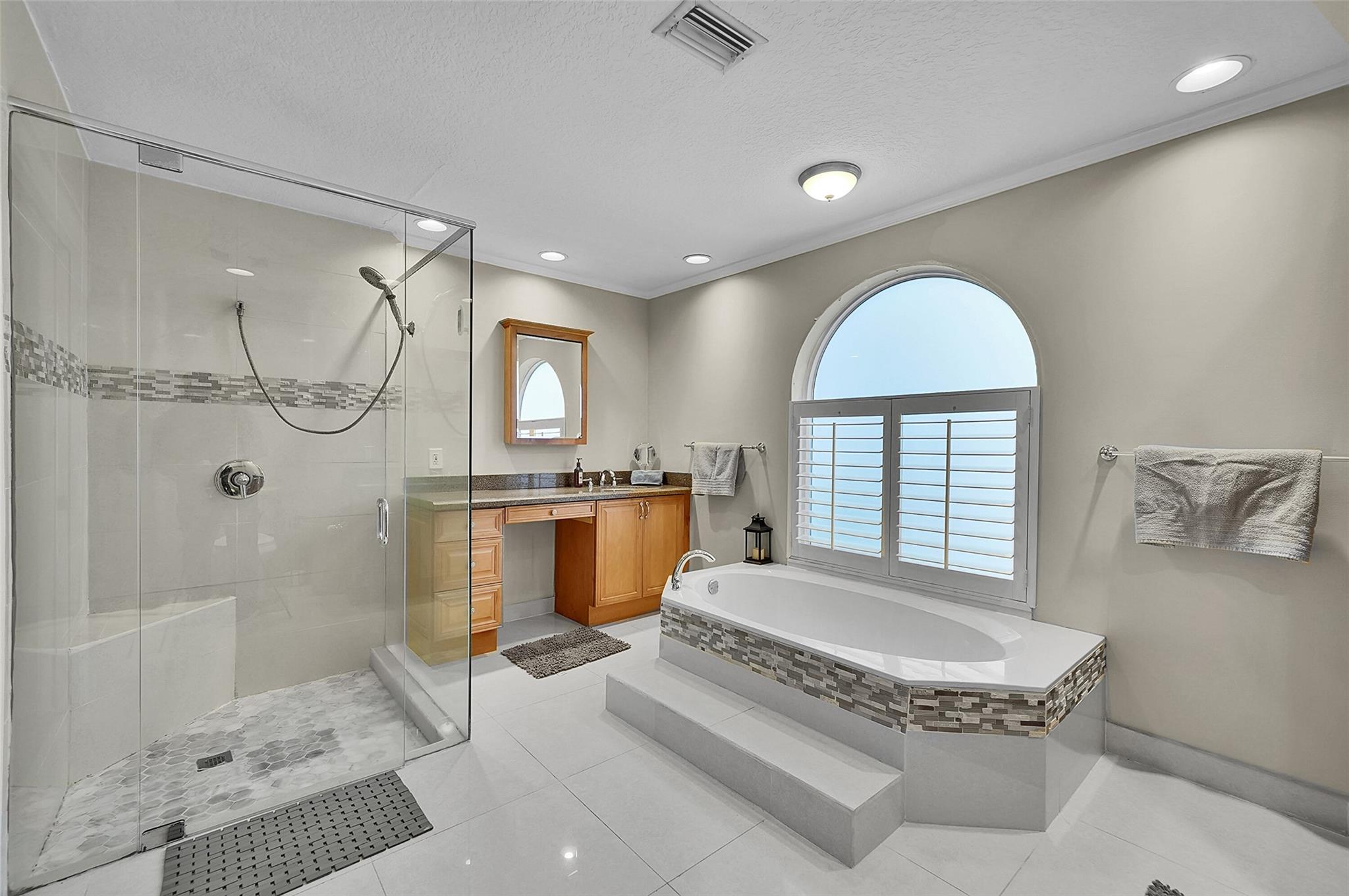 KENSINGTON GARDENS - Residential