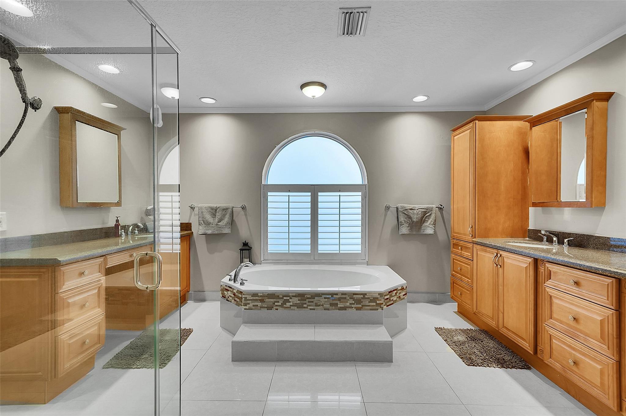 KENSINGTON GARDENS - Residential