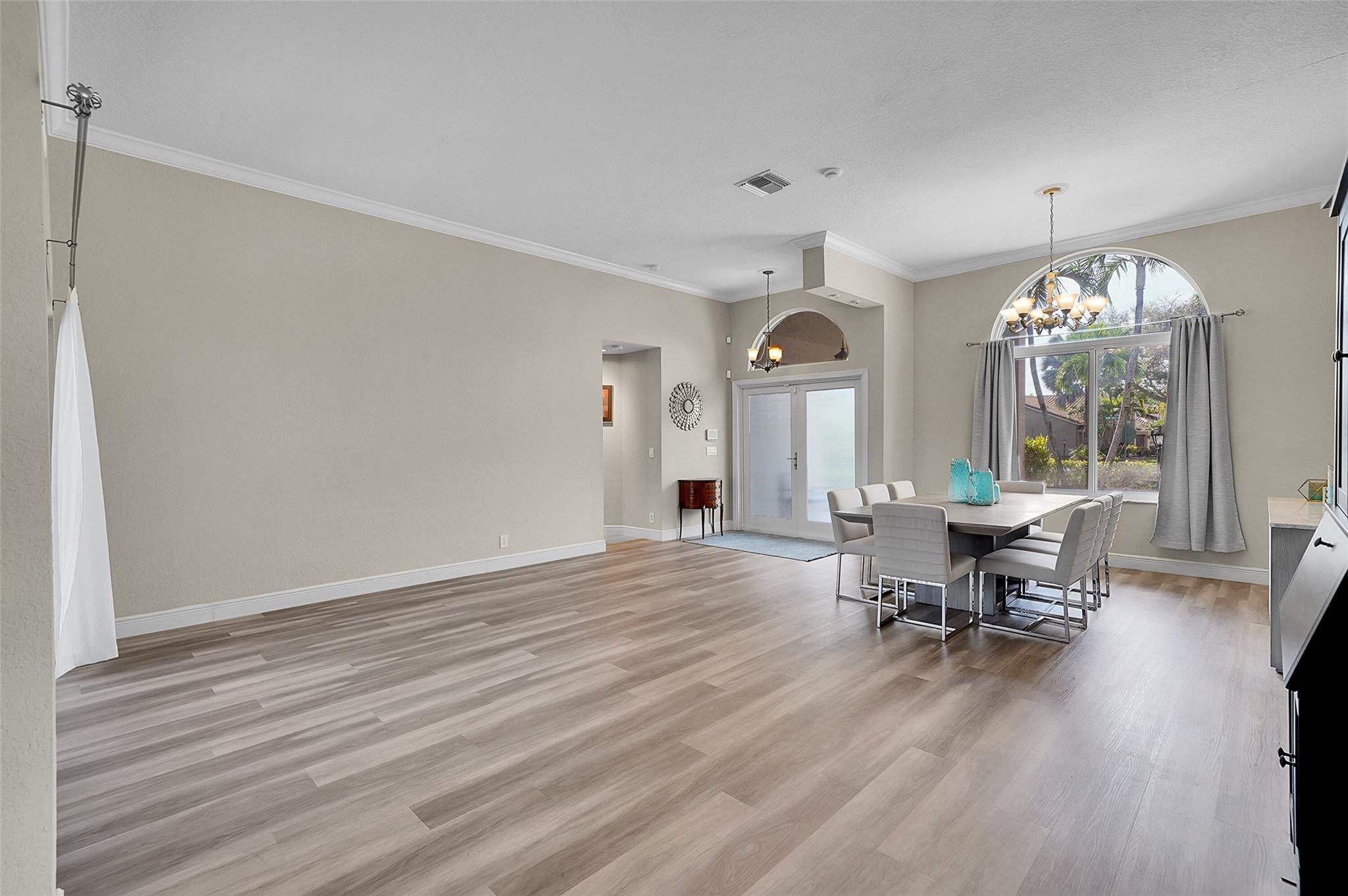 KENSINGTON GARDENS - Residential