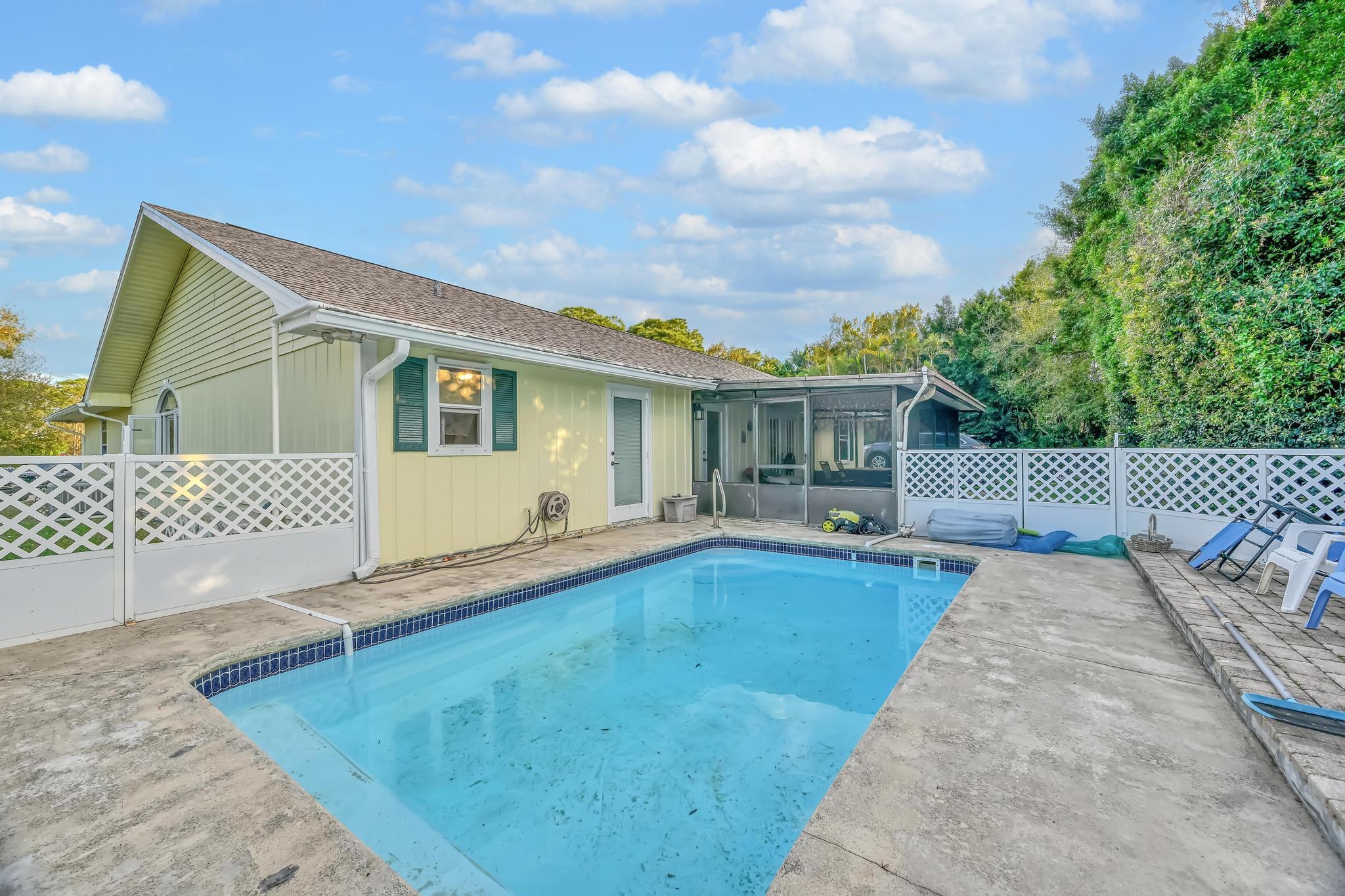 TIMBERLAKE ESTATES - Residential