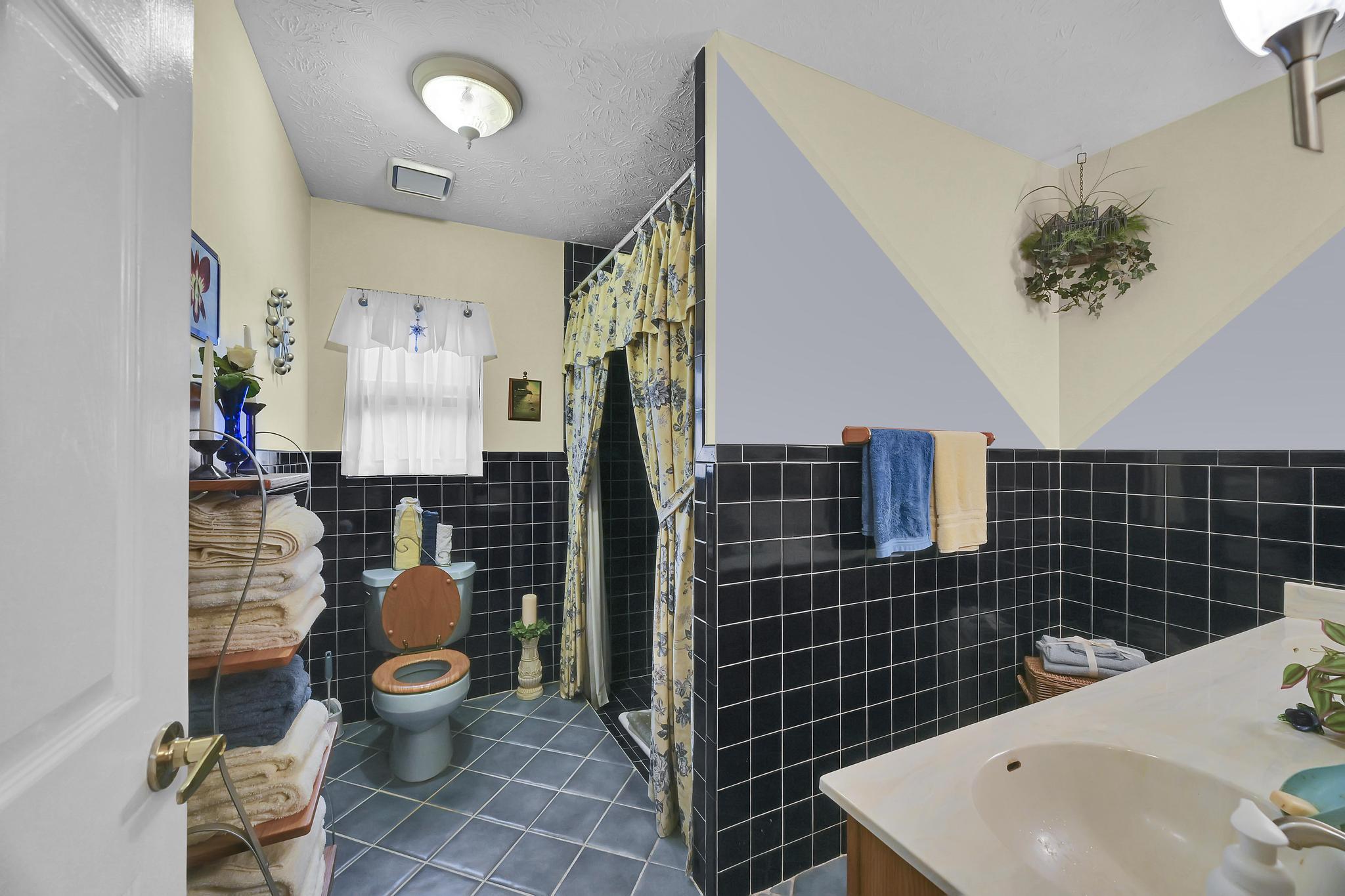 TIMBERLAKE ESTATES - Residential