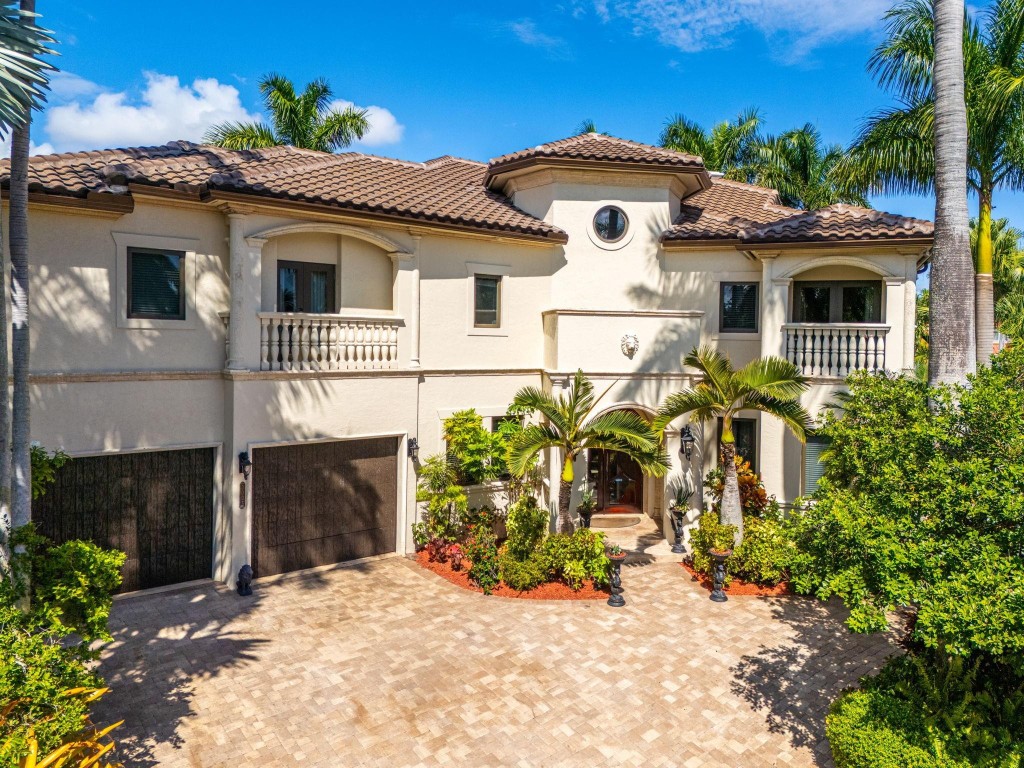 DOLPHIN ISLES - Residential