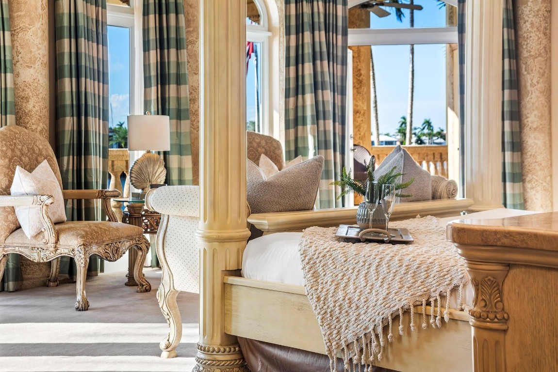 DOLPHIN ISLES - Residential