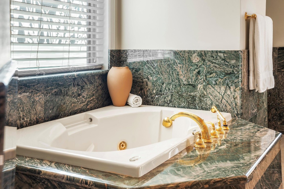 DOLPHIN ISLES - Residential