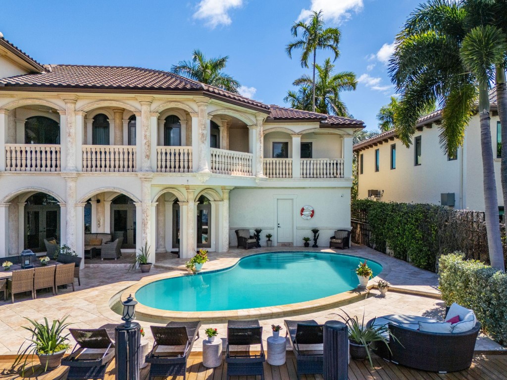 DOLPHIN ISLES - Residential