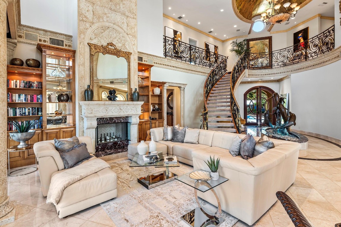 DOLPHIN ISLES - Residential