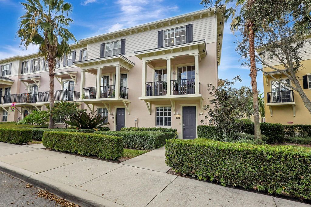 Photo of 401 Schoolhouse Road, Jupiter, FL 33458 (MLS # R10930697)