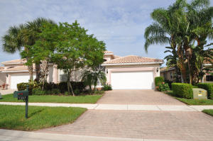 Recently and beautifully upgraded. Move Right In.Commissions are not payable until clear title is transferred to buyer. Only ''As Is'' contracts are acceptable..Earnest money deposit and financial prequalification must accompany offer.Must close April 1, 2016, not before.