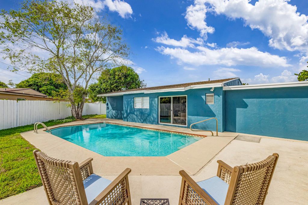 Photo of 9518 Keating Drive, Palm Beach Gardens, FL 33410 (MLS # R10939416)