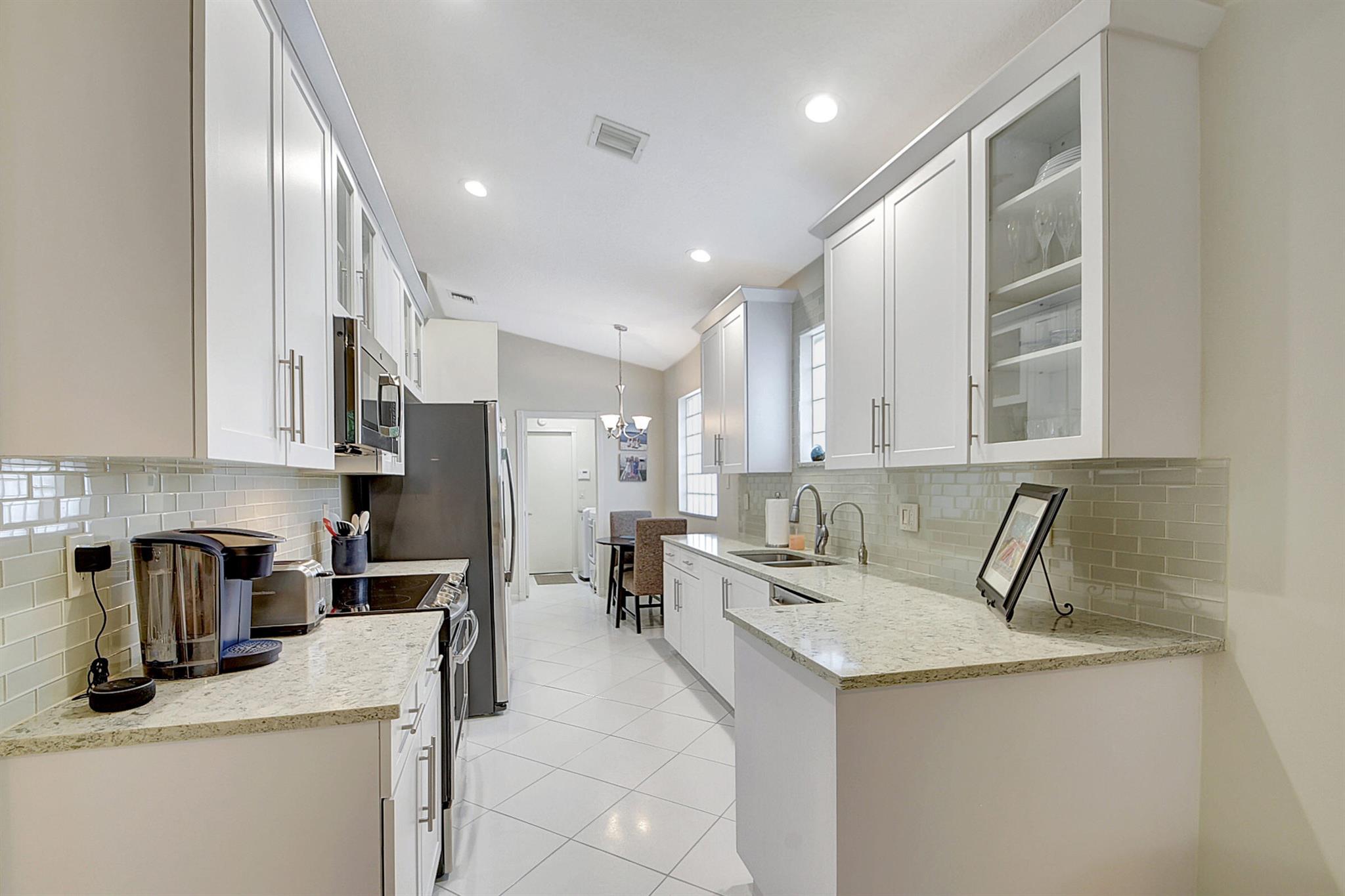 GROVE ISLE - Residential