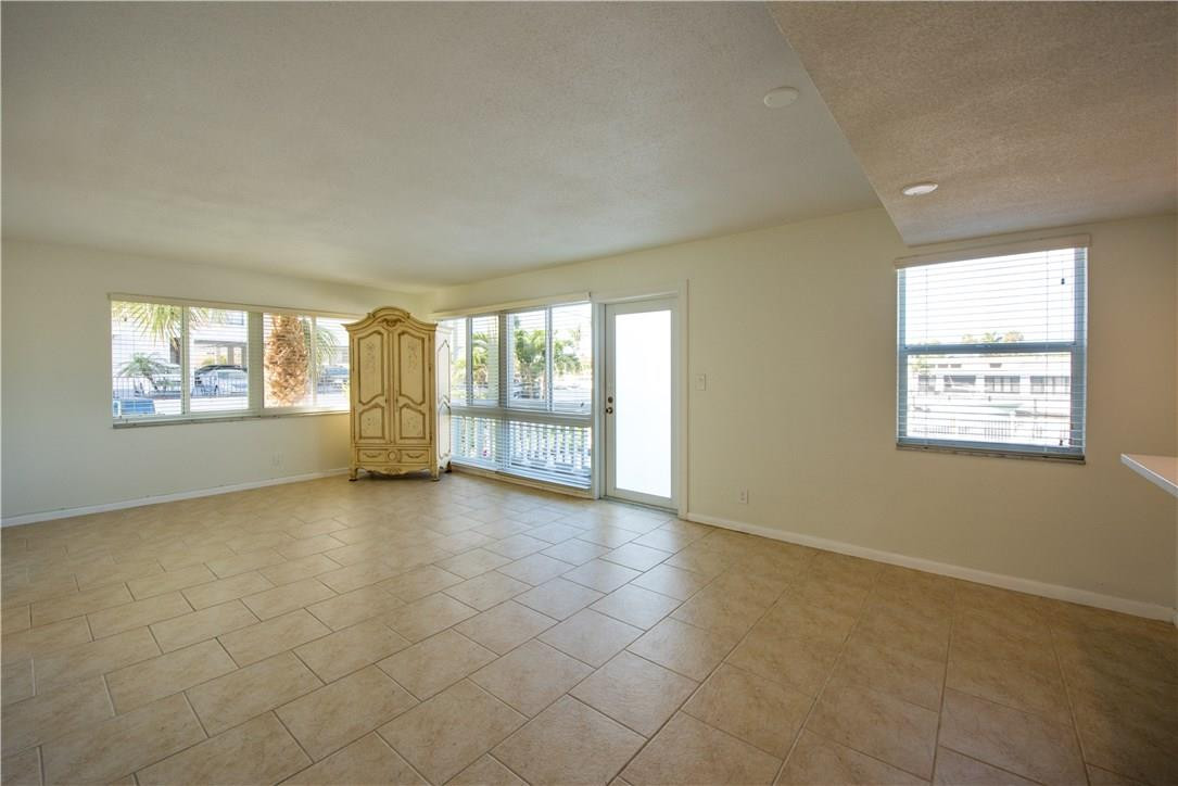 MANOR CLUB CONDO - Residential Lease