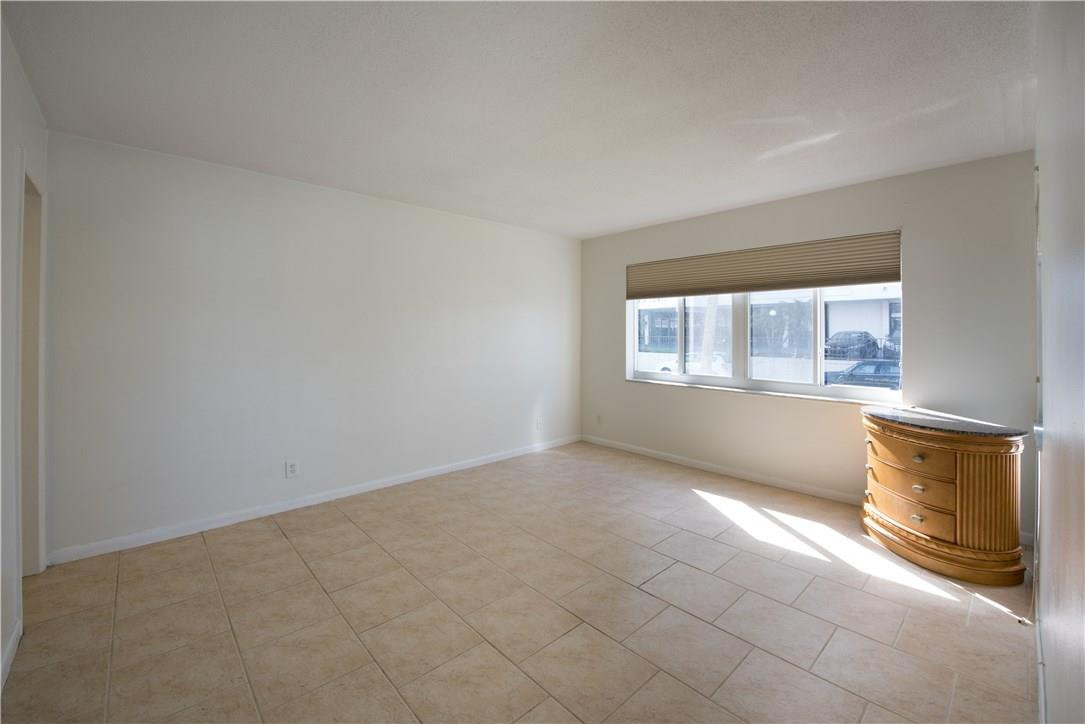 MANOR CLUB CONDO - Residential Lease