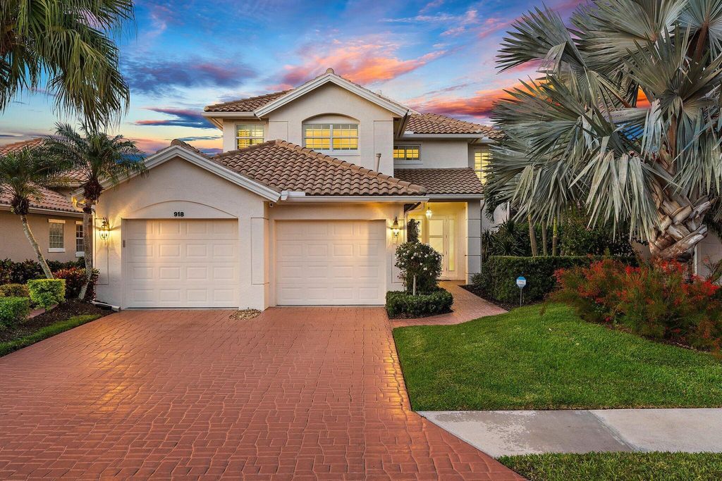 Photo of 918 Augusta Pointe Drive, Palm Beach Gardens, FL 33418 (MLS # R11136445)