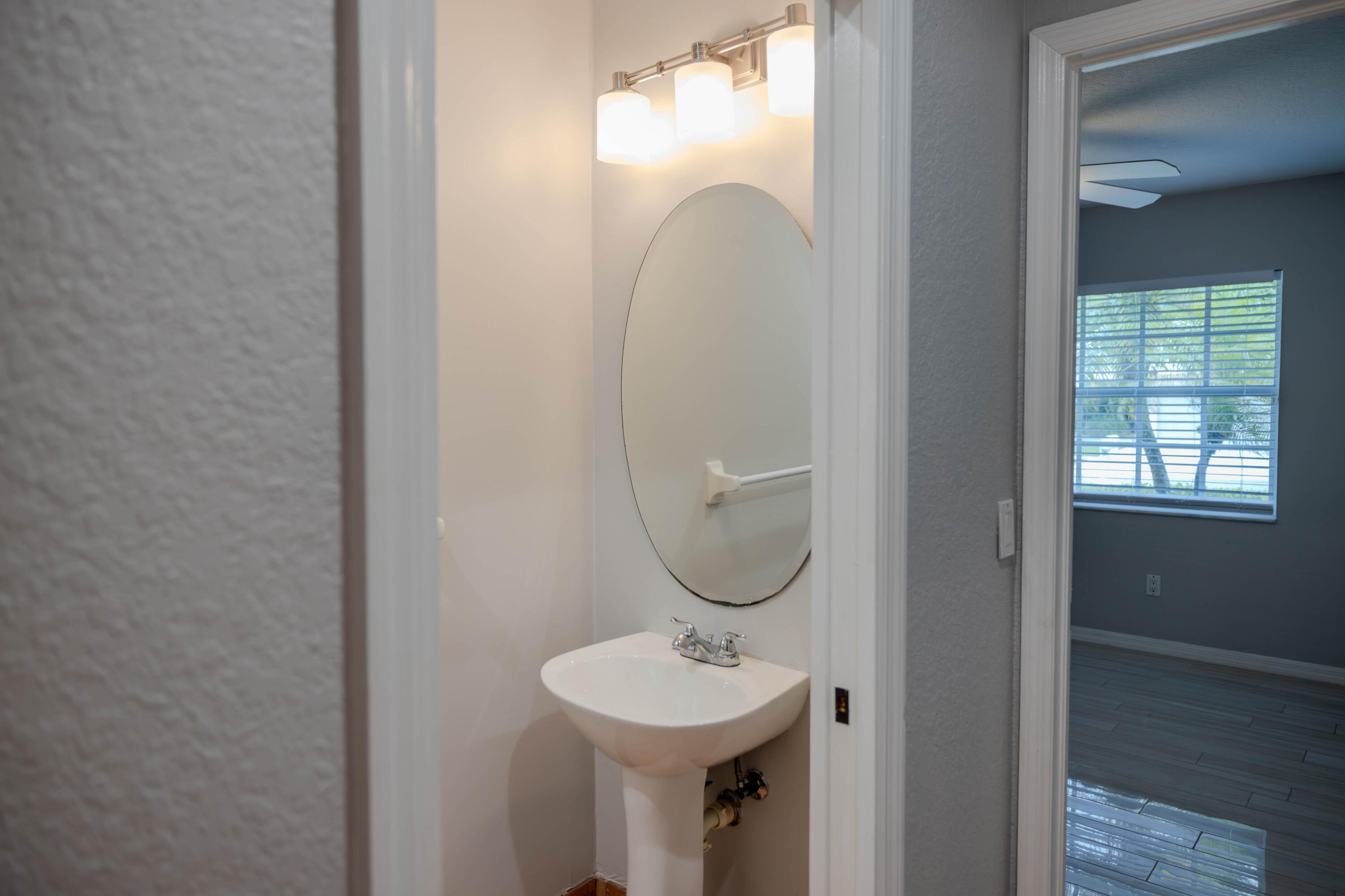 GREENVIEW SHORES 1 OF WELLINGTON - Residential Lease