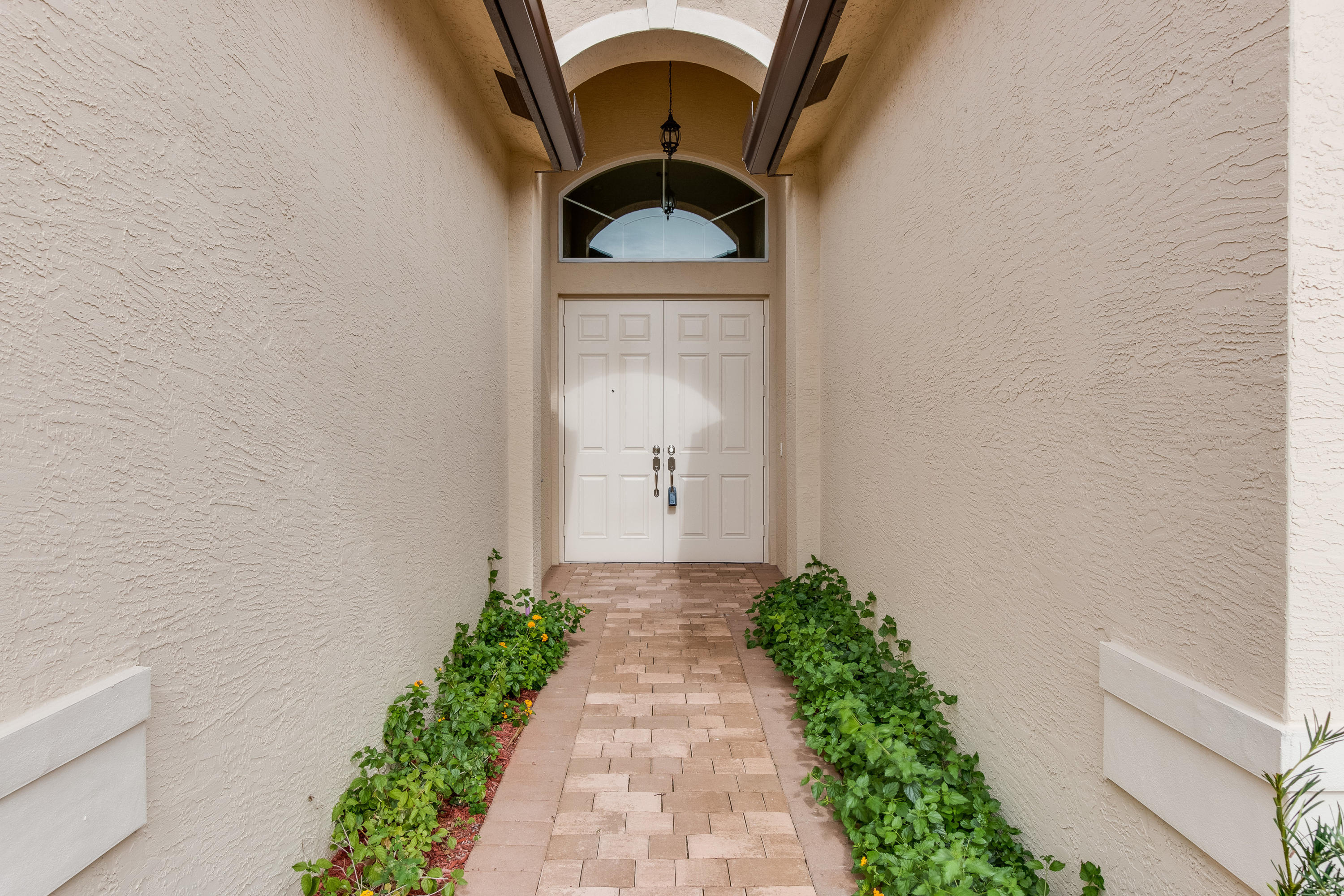 Valencia Cove - Residential