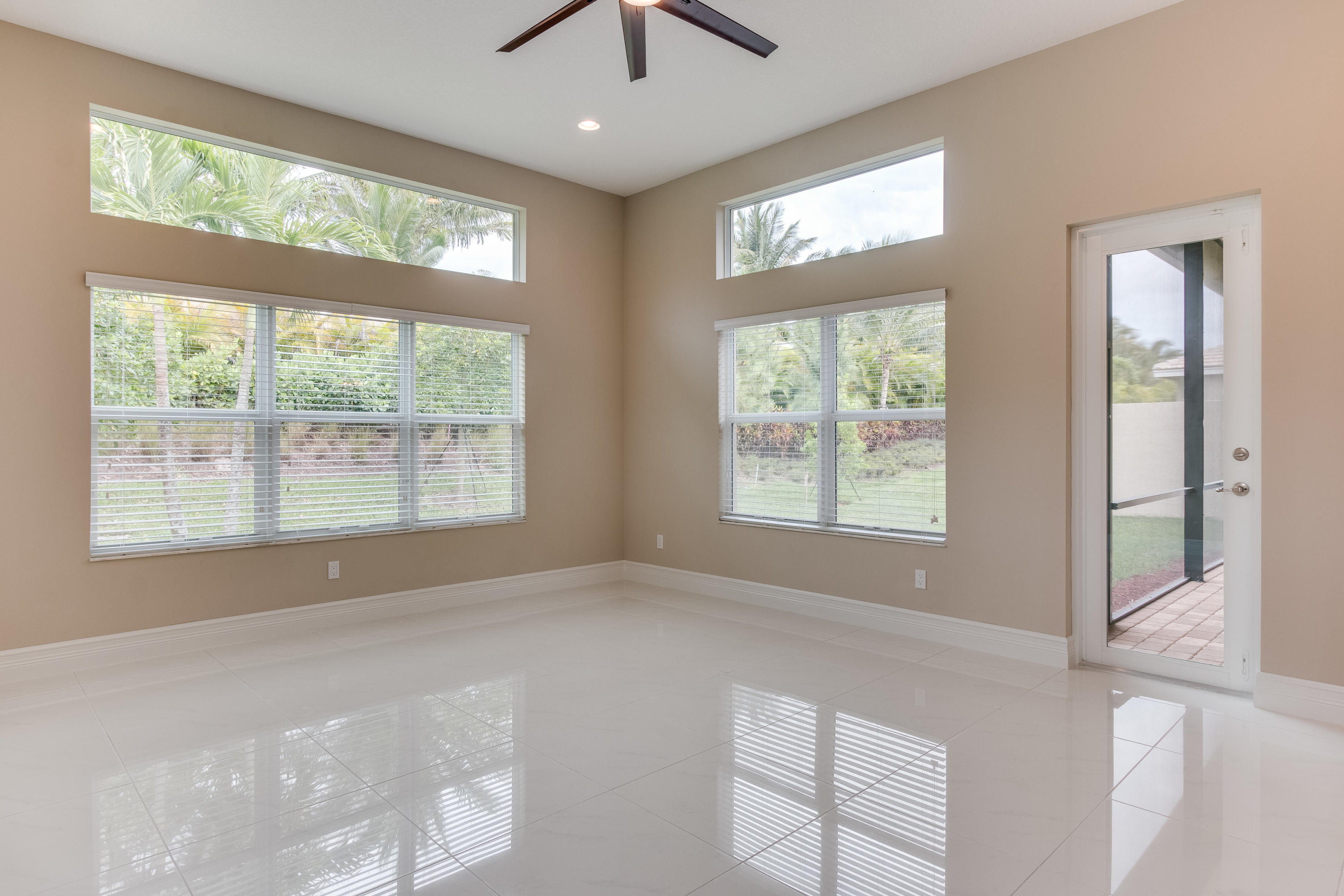 Valencia Cove - Residential