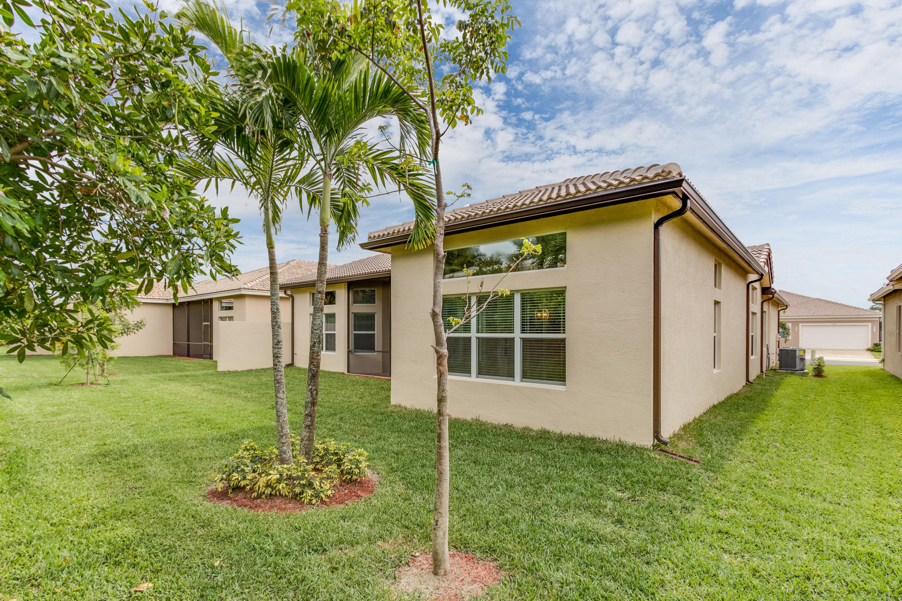 Valencia Cove - Residential