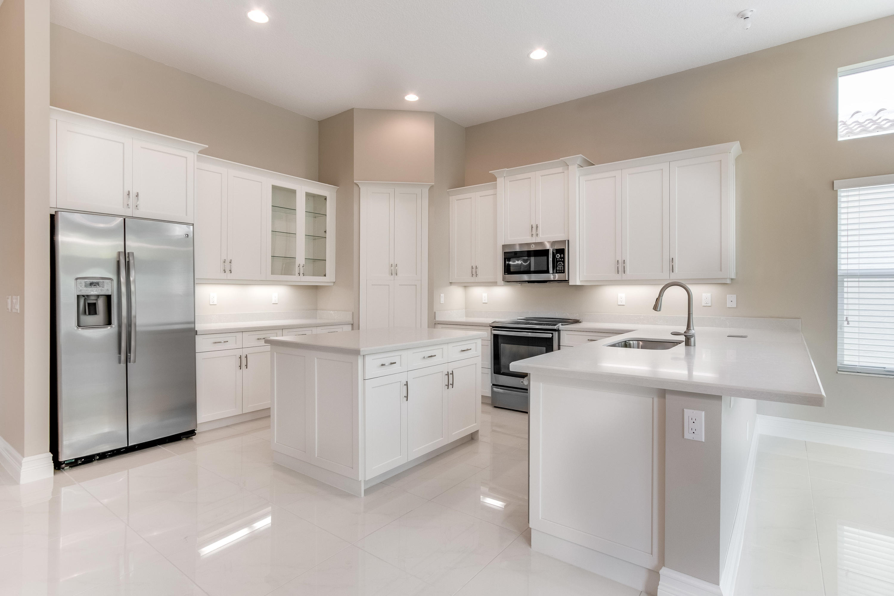 Valencia Cove - Residential