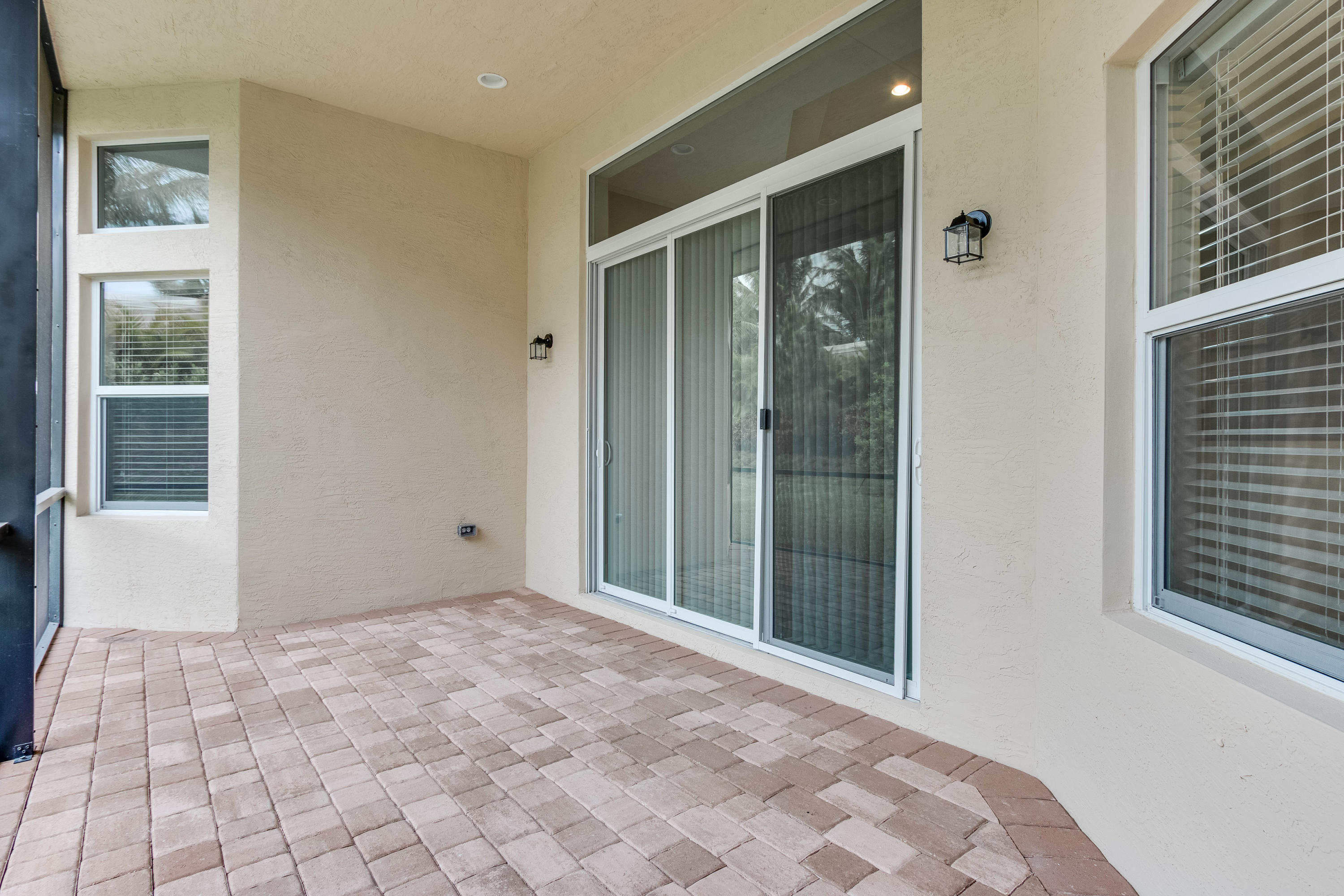 Valencia Cove - Residential