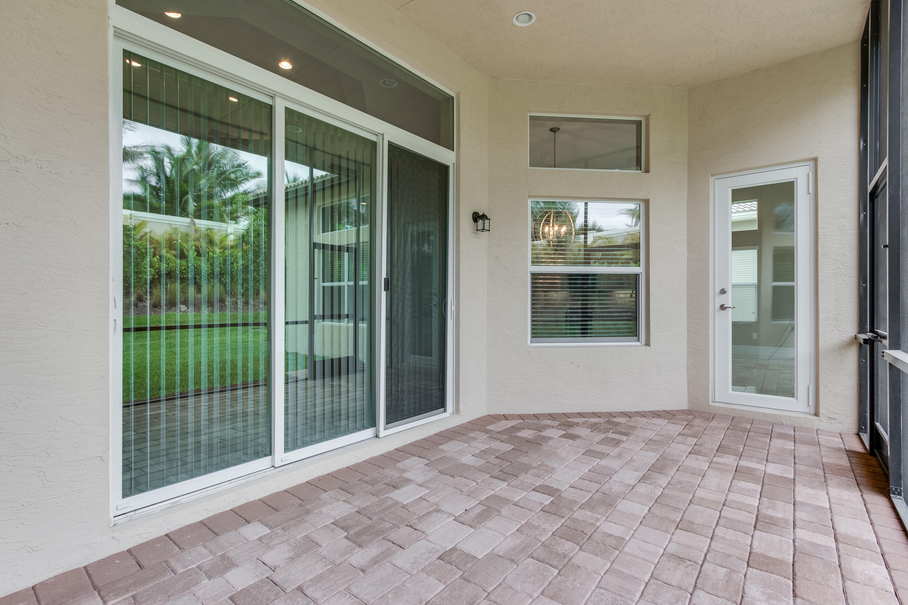 Valencia Cove - Residential