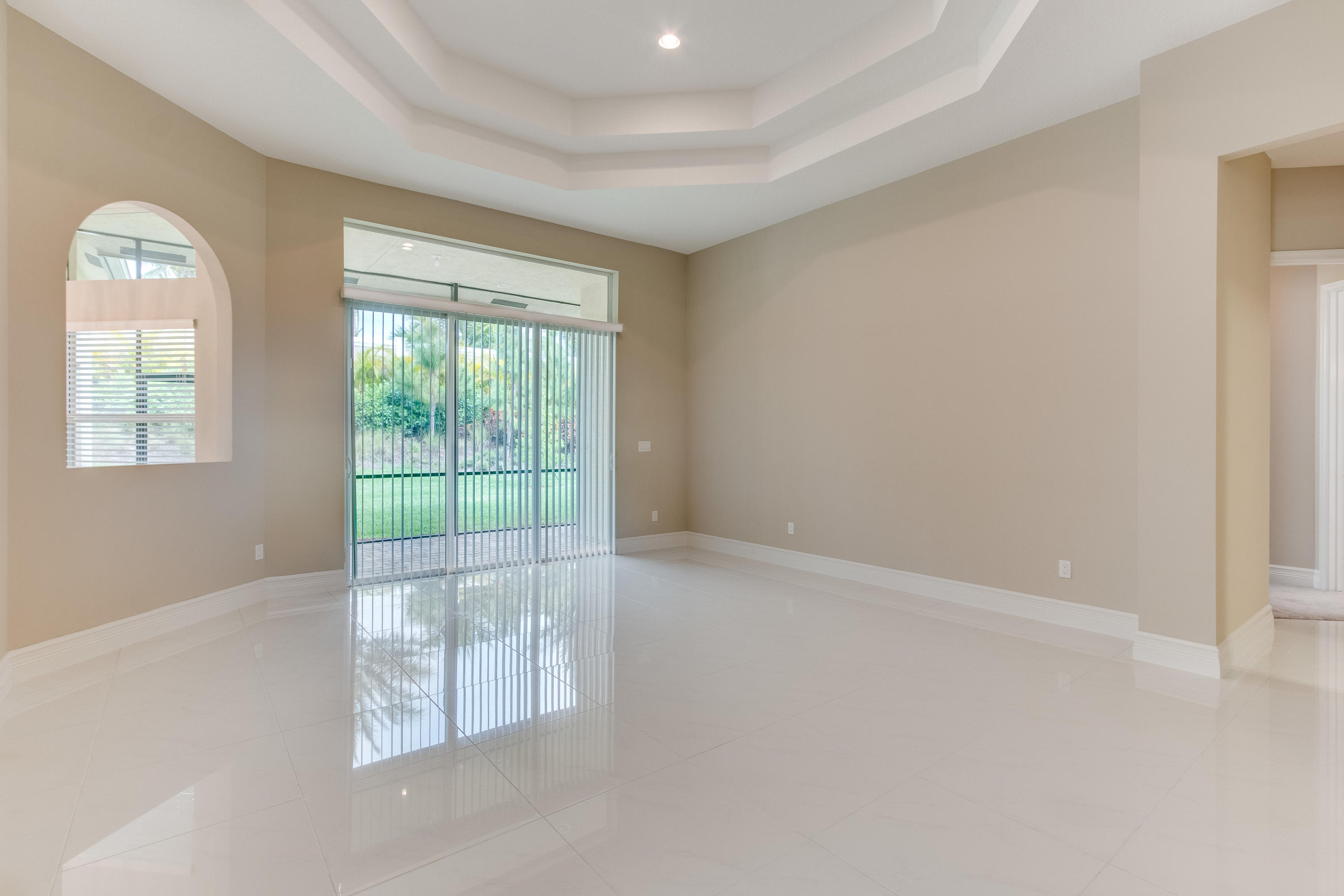 Valencia Cove - Residential