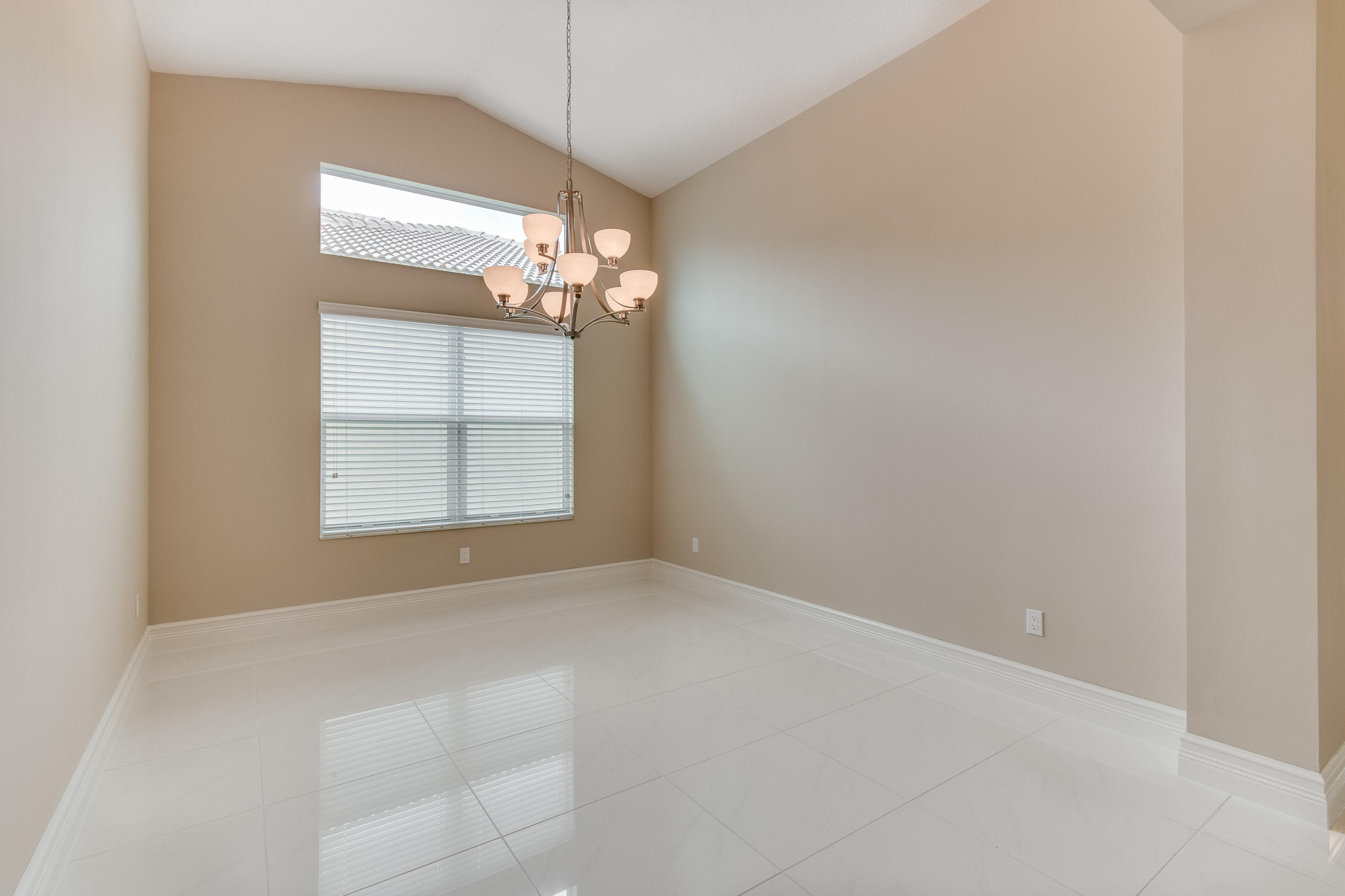 Valencia Cove - Residential