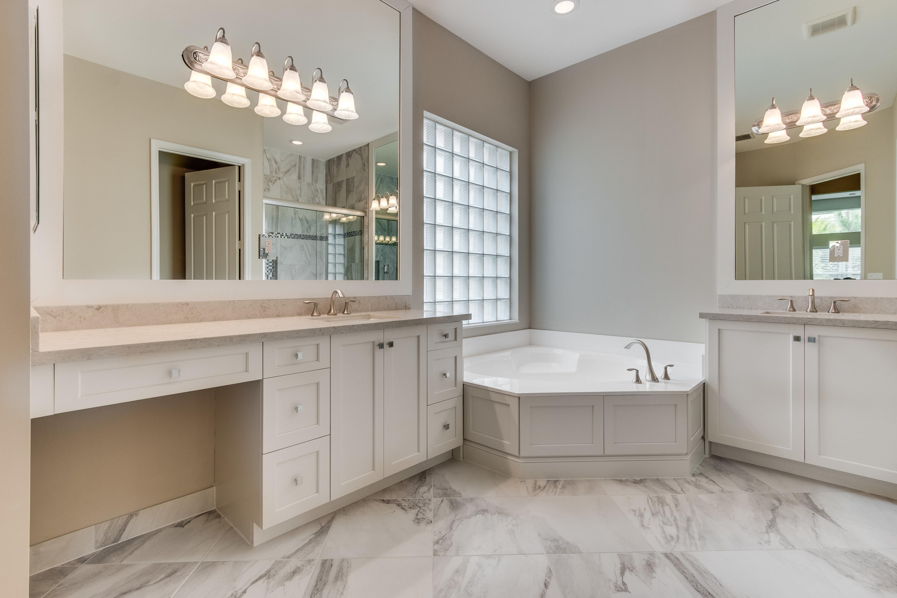 Valencia Cove - Residential